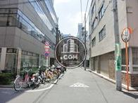 隣接する脇道
