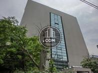 中心をガラスでまとめています