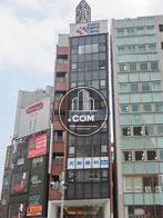 9階建て、高さのあるビルです