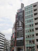 交差点内に位置しています