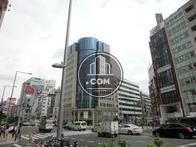 向いの建物はMAR'S南青山です