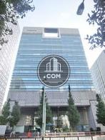 全面ガラス張りで構成された建物