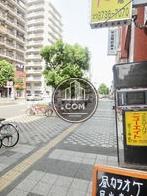 街路樹のある通り