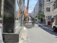 付近に交差点があります