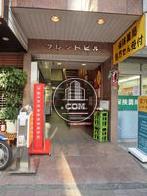 正面玄関別アングル