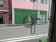 玄関から見た周辺です