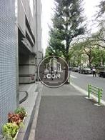 緑が多く心癒される歩道です