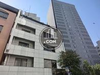 後に、ニッセイ池袋ビルがそびえ建っています