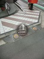 歩道との間に段差はありません