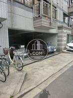 側面奥に葉駐車場があります