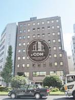 重厚な造りのオフィスビル