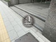 玄関前の床面です
