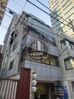 グレーを基調とした外観