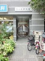 通り沿いに入り口