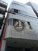 光沢のある外壁をしています