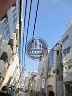 中規模なオフィスの多いエリアです