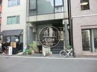 エントランスに階段があります