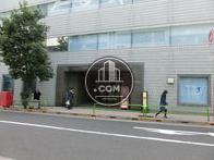 広々とした正面玄関