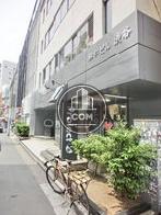 １階部分には店舗が入居中です