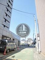 背面通り奥からの景観