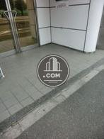 歩道との間に段差はありません