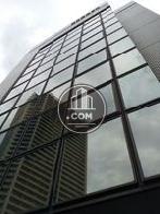 6階建てで、迫力のある外観です
