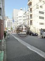 山城第三ビル前の歩道