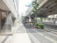 街路樹のある通り