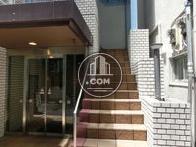 玄関横の外階段になります