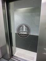 室内からフロアを撮影