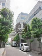 側面に駐車場入口がありあます