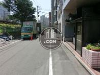 前面の道路です