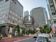 さまざまなオフィスビルが建ち並んでいます