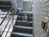 階段は外階段です