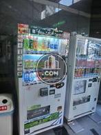 エントランスにある自動販売機です