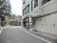角地に建っています