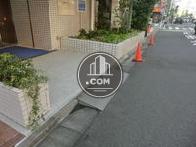 入口のスロープです