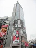 ガラス面の多い建物