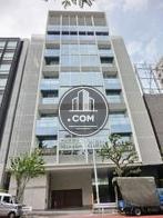 左右に設けられたバルコニーがお洒落ですね