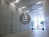 スッキリとした開放的なエントランス