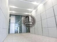 視界を遮る物がなく見通しが良いエントランス