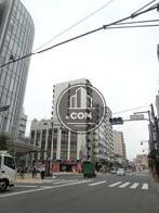 明治通りに面したオフィスビルです