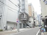 比較的静かな背面通り