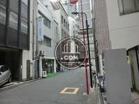前面道路、右方向です