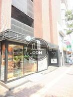 １階部分には店舗が入居中です
