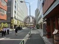 突きあたりに溜池山王駅の入口があります