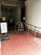 間口の広いエントランス