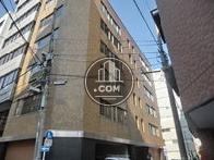 ３面に窓面