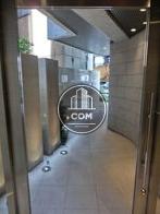 ホテルのようなデザイン性が高いエントランス空間