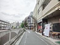 川沿い通り